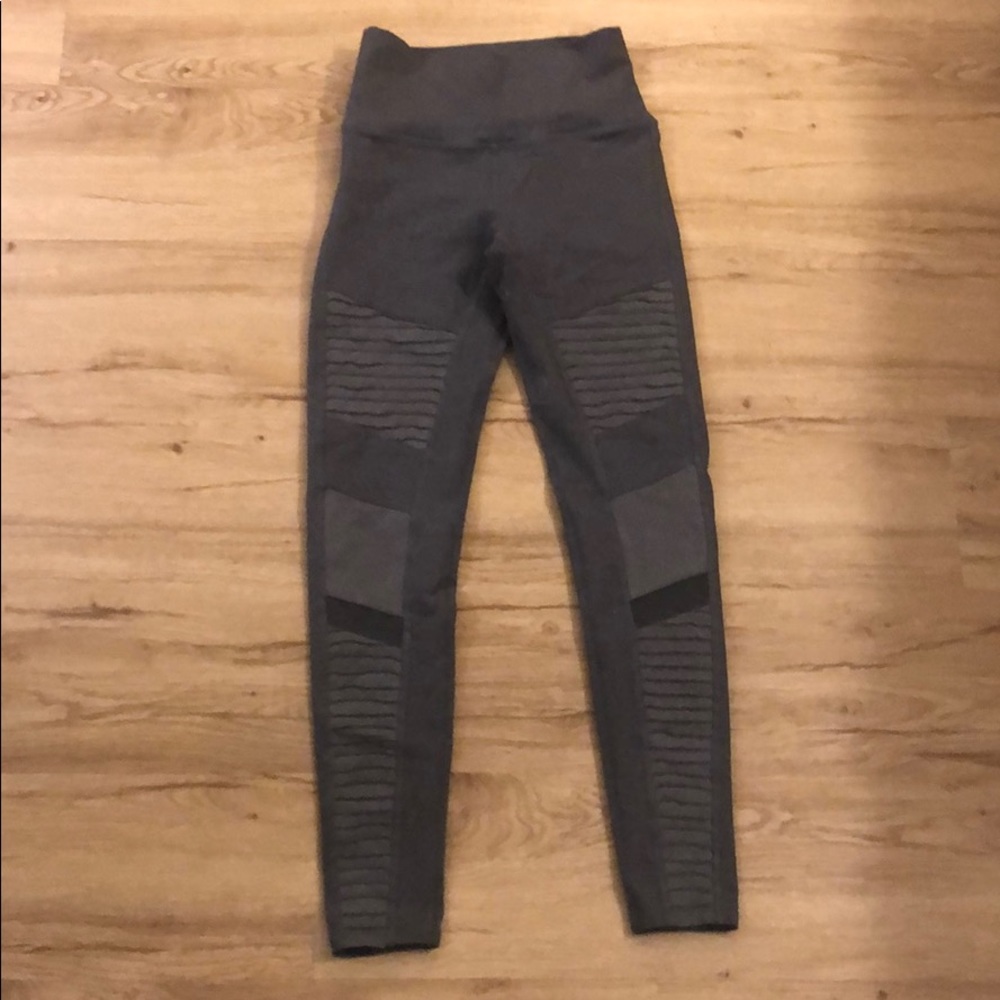 Alo Yoga Moto leggings